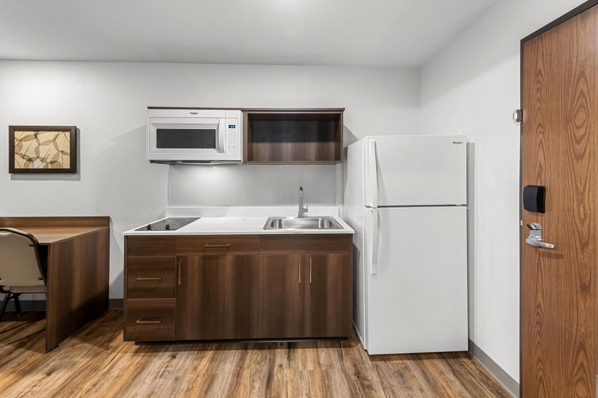 Woodspring Suites Kansas City Airport Dış mekan fotoğraf