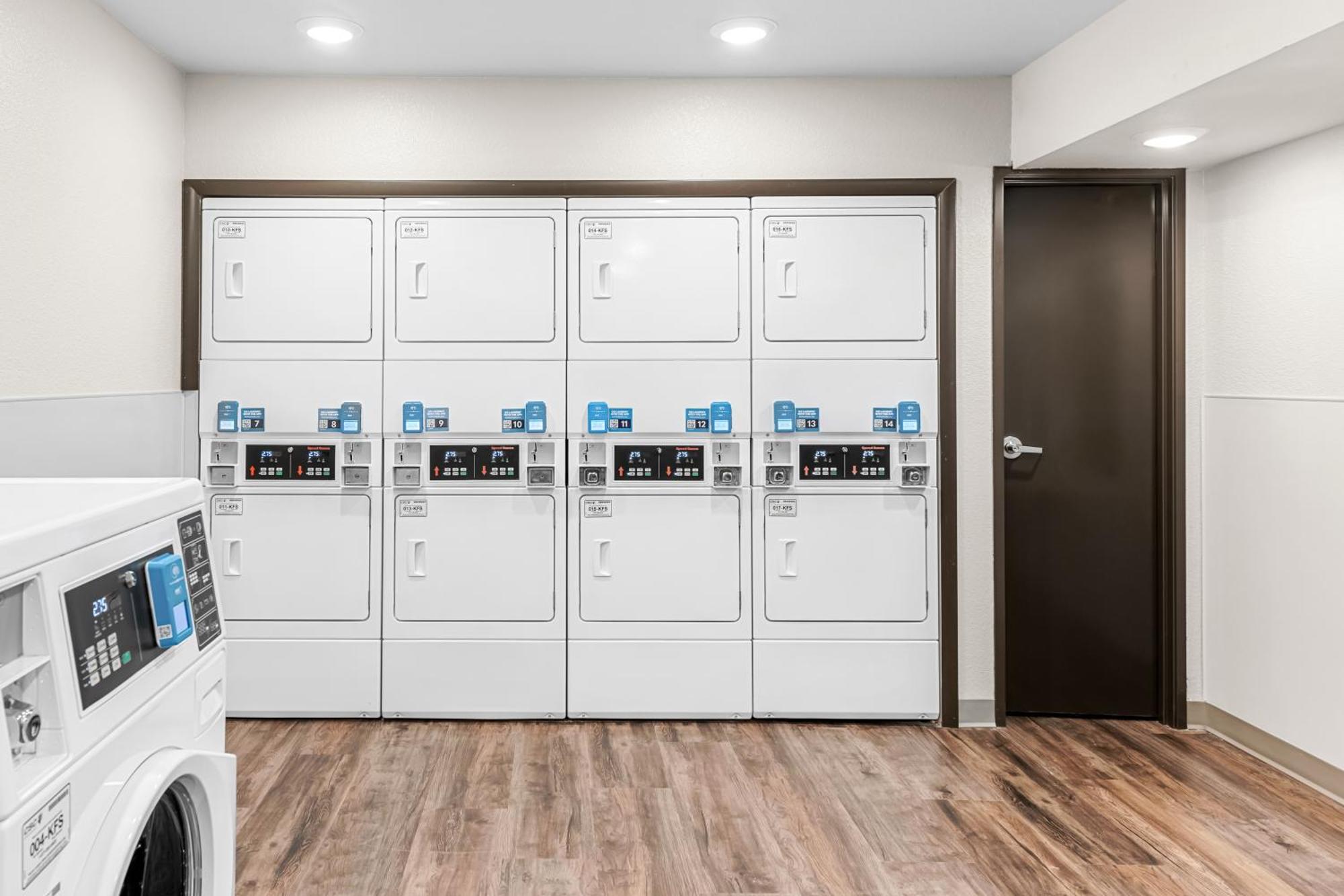 Woodspring Suites Kansas City Airport Dış mekan fotoğraf
