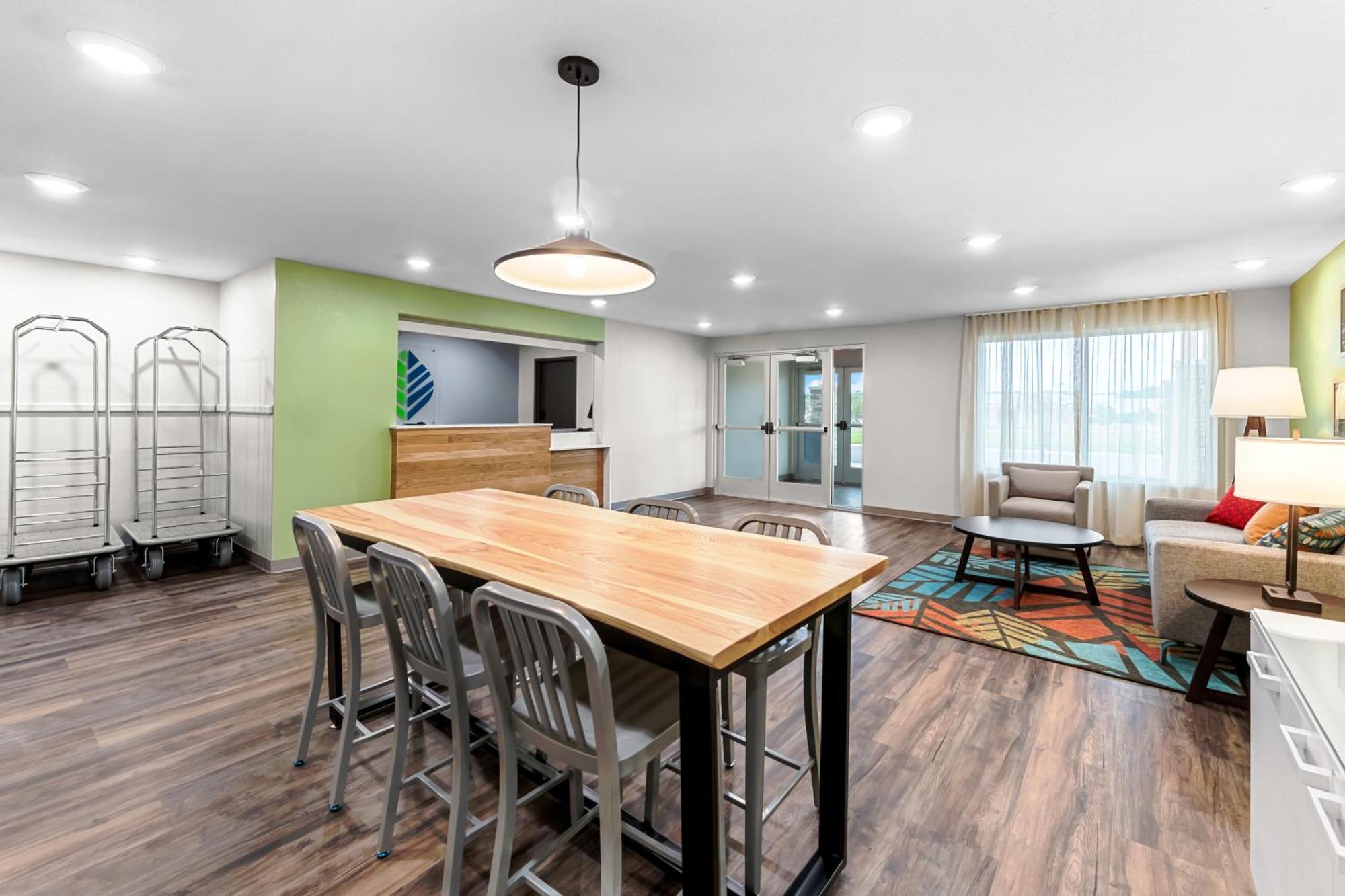Woodspring Suites Kansas City Airport Dış mekan fotoğraf